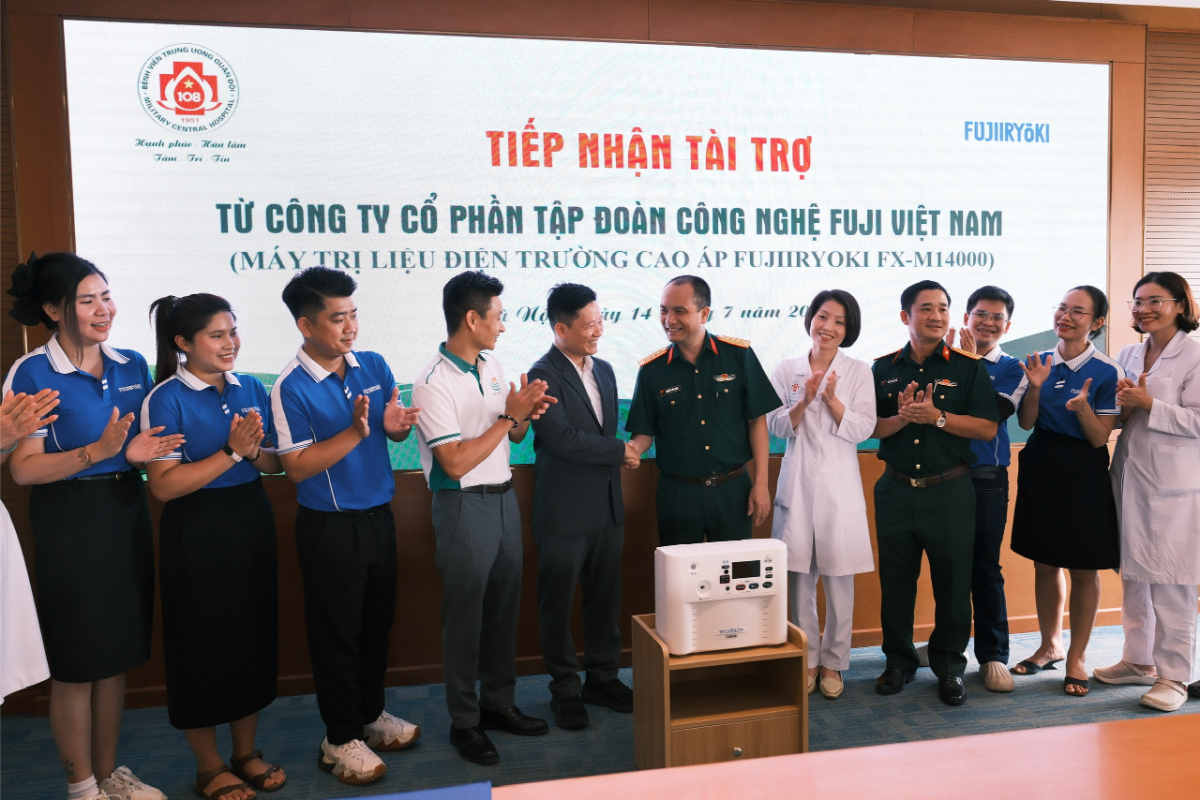 Bệnh viện 108 tiếp nhận thiết bị y tế điện trường cao áp Fujiiryoki FX-M14000 thế hệ mới tích hợp trí tuệ nhân tạo AI